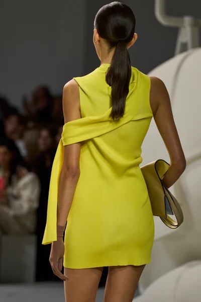 Look 147
